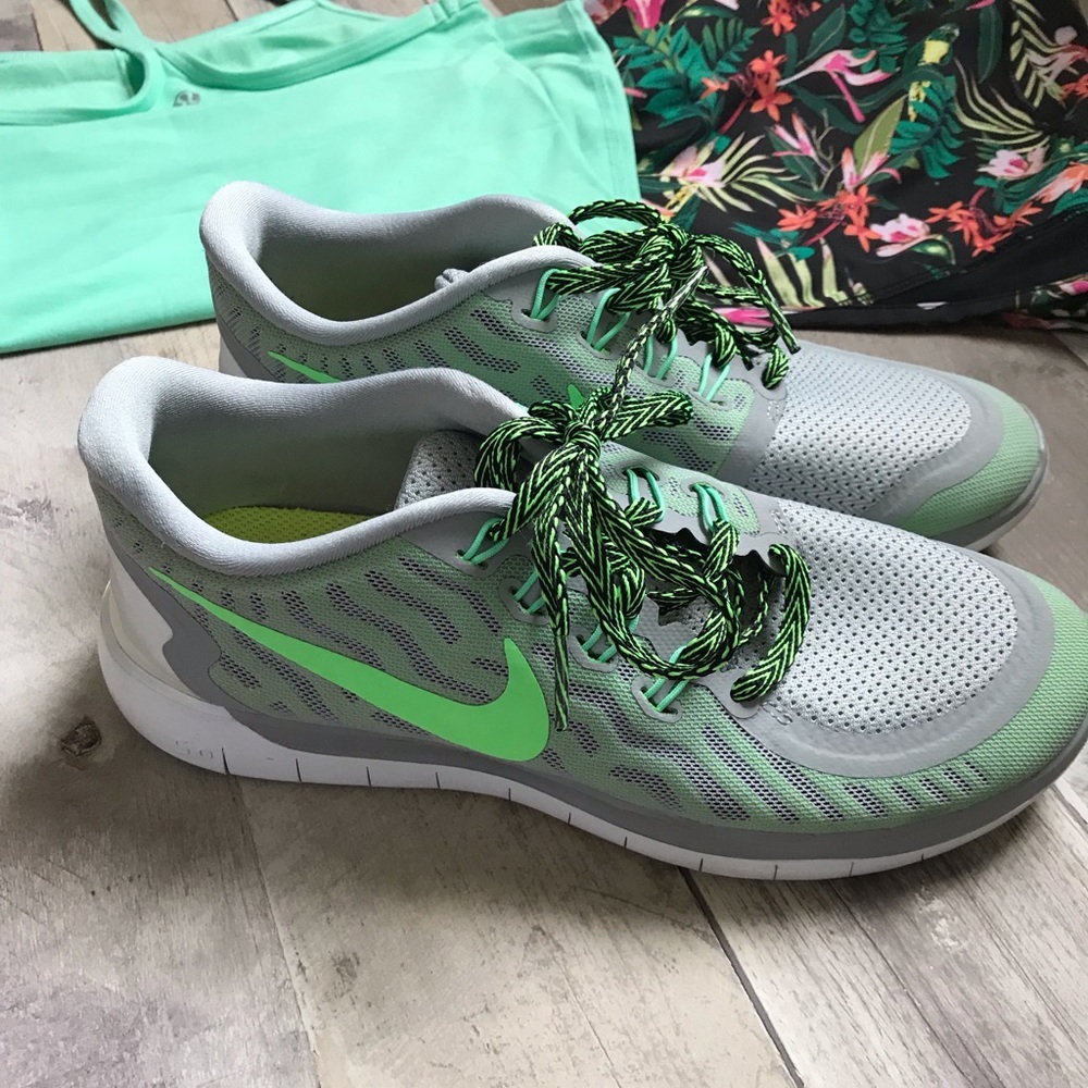 Women’s Nike Barefoot Ride 5.0 sneakers